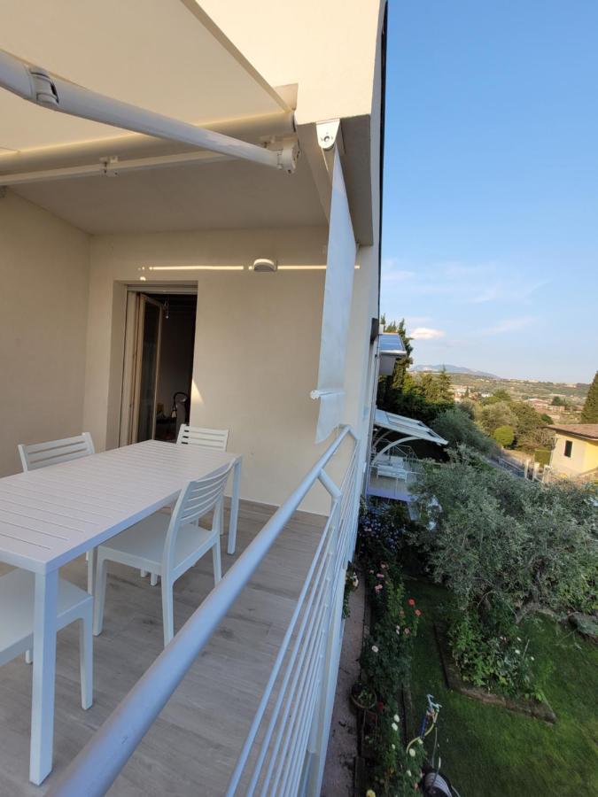 Garda View - Nuovo Appartamento Con Solarium Vista Lago Екстериор снимка